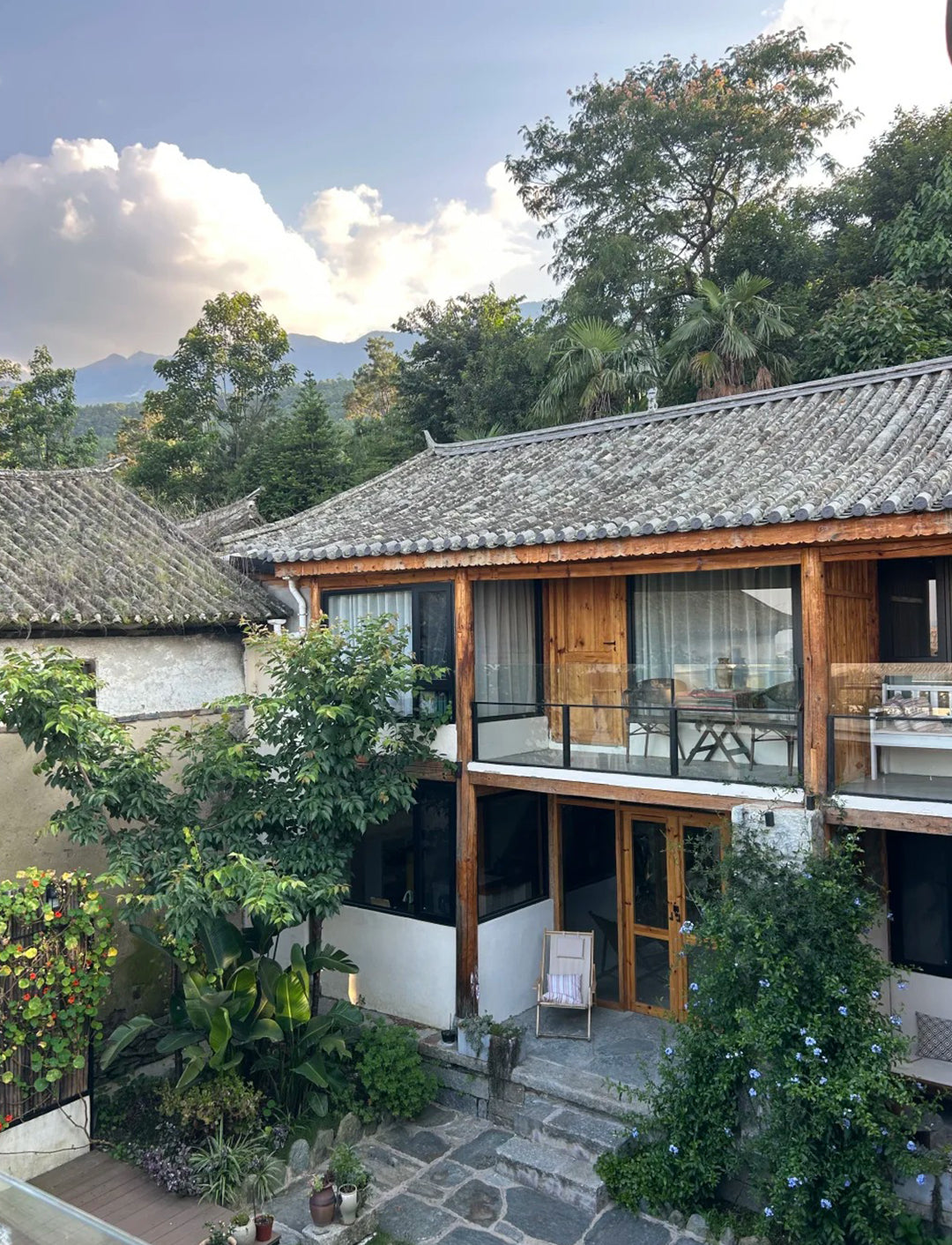 Old Towns, Streets & Everyday Dali