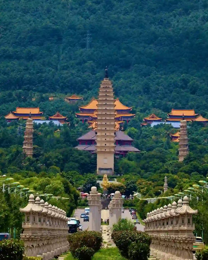 Dali Three Pagodas of Chongsheng Temple, Xizhou Ancient Town, Erhai Lake Cruise, Shuanglang & Nanzhao Folk Island 1-Day Private Tour