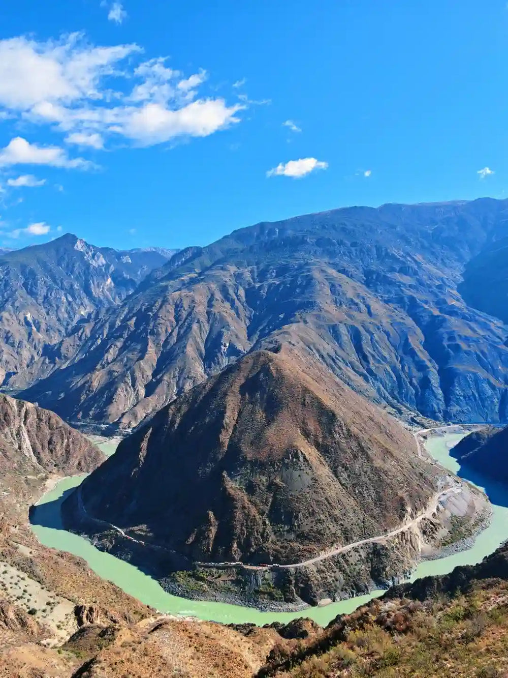  Sightseeing: The Magnificent Jinsha River Great Bend