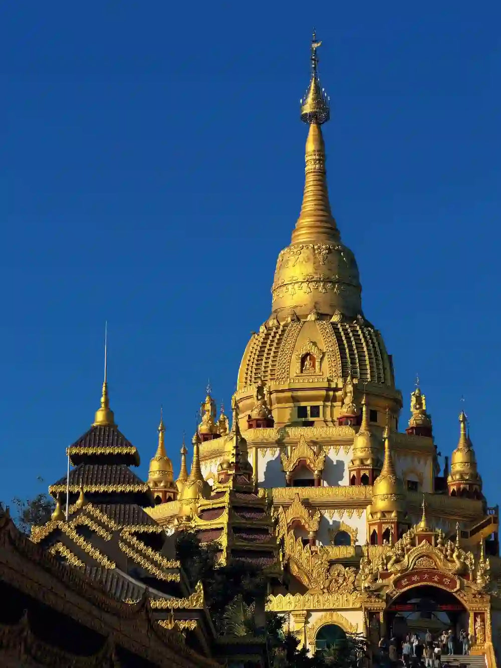 Menghuan Grand Golden Pagoda
