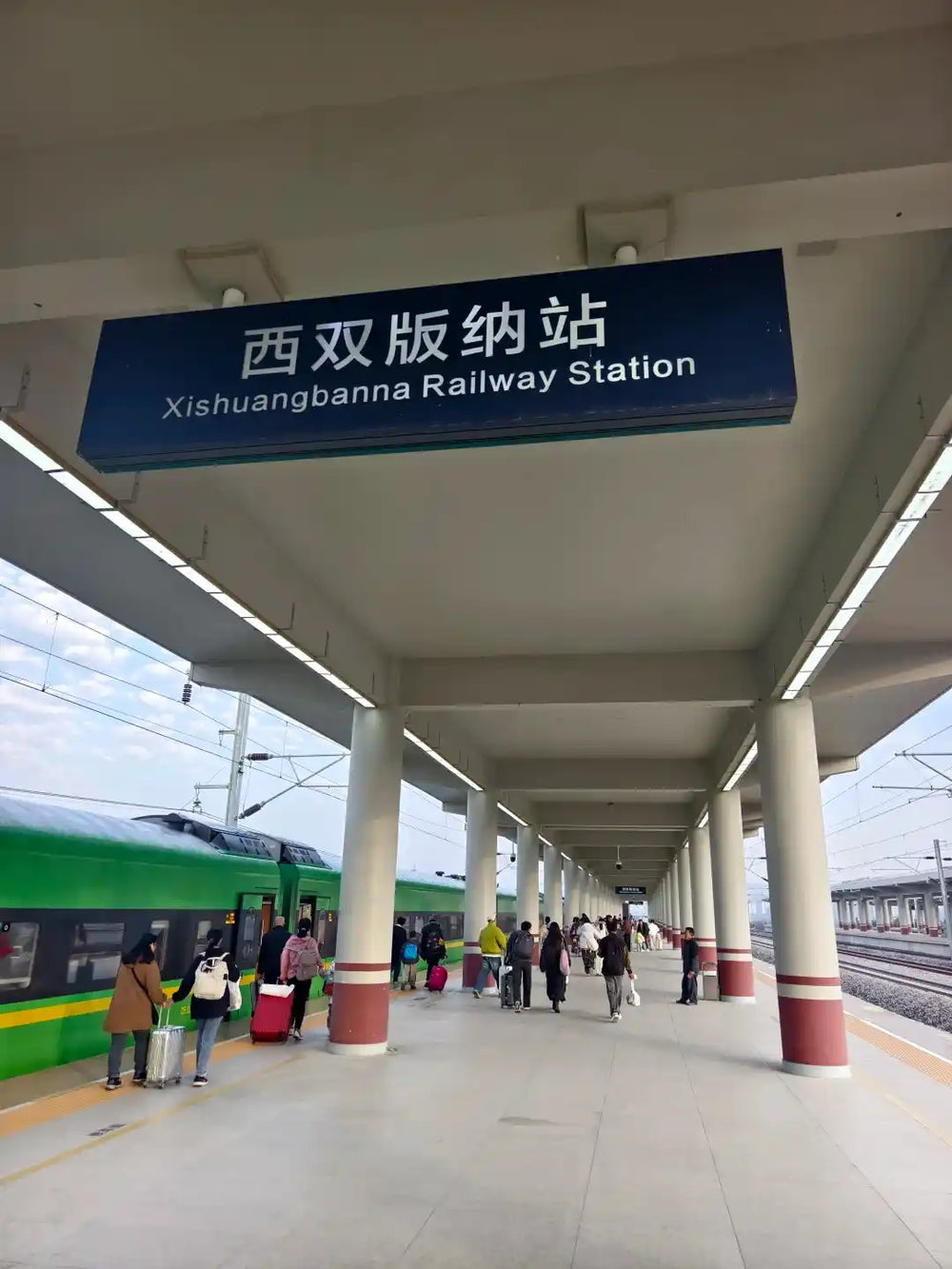 Take a bullet train from Jinghong Railway Station to Kunming Railway Station.