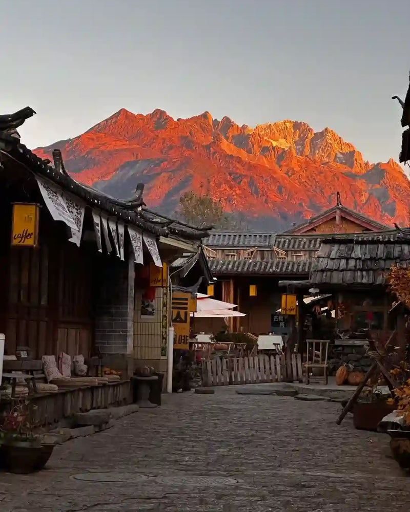Lijiang Baisha Old Town, Shuhe Old Town & Lijiang Eternal Love Show 1-Day Private Tour