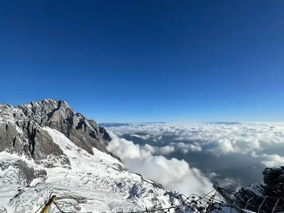 Lijiang Jade Dragon Snow Mountain Glacier Park, Impression Lijiang & Blue Moon Valley 1-Day Private Tour