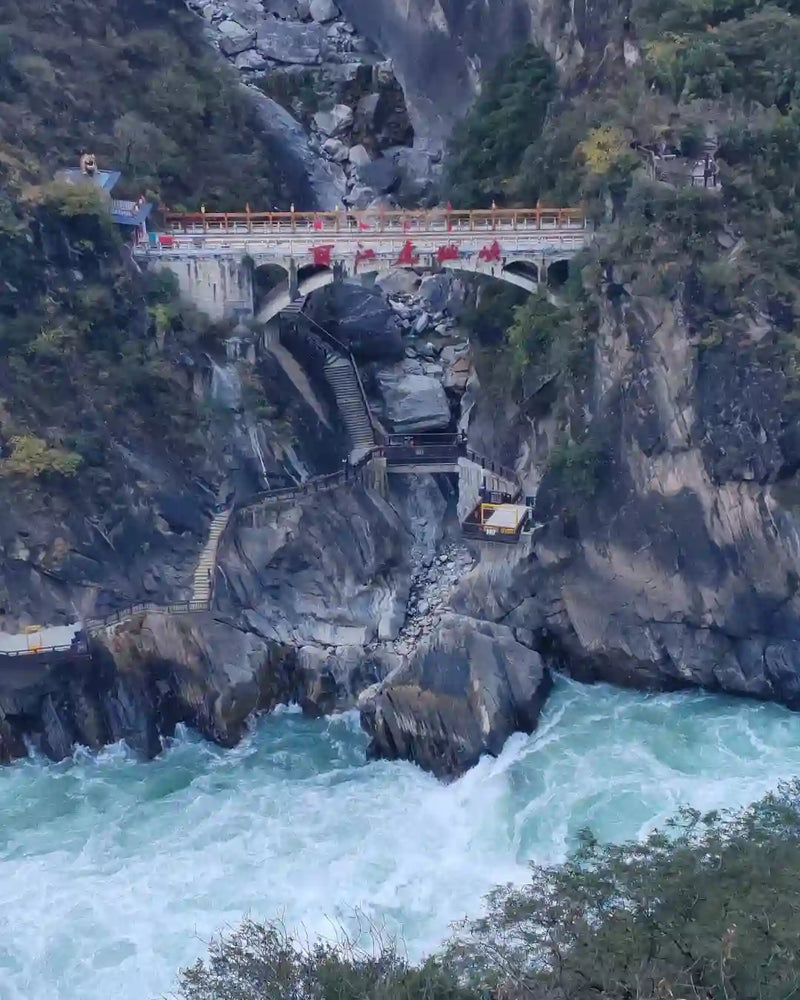 Lijiang Tiger Leaping Gorge & Shuhe Old Town 1-Day Private Tour