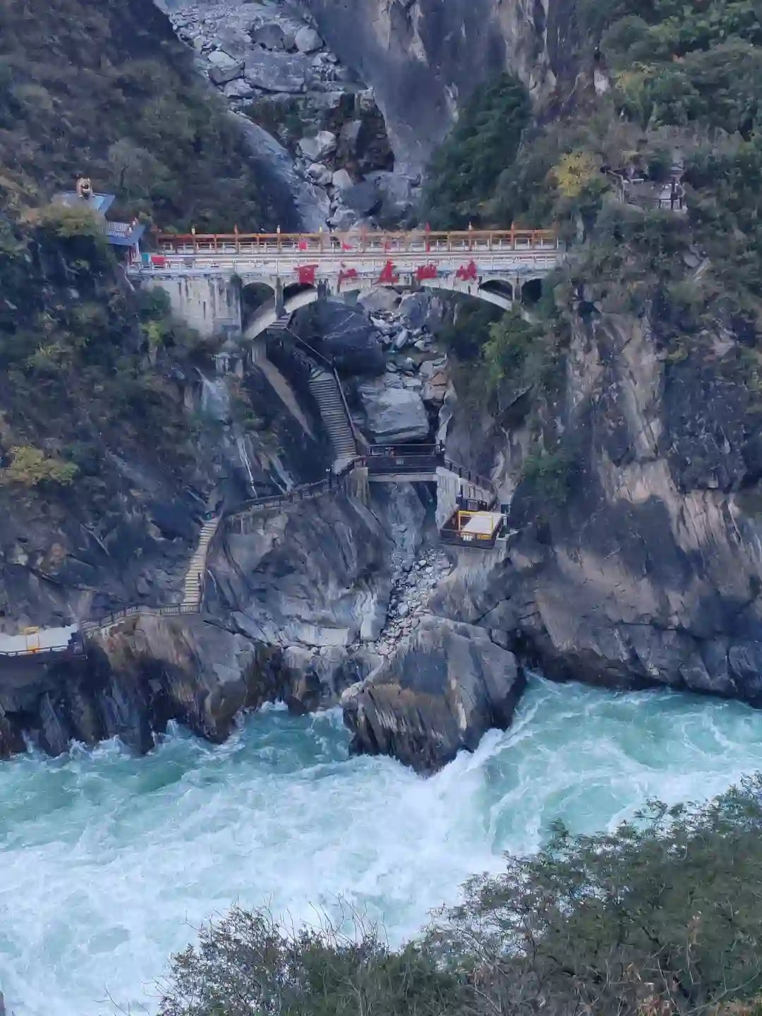 Lijiang Tiger Leaping Gorge & Shuhe Old Town 1-Day Private Tour