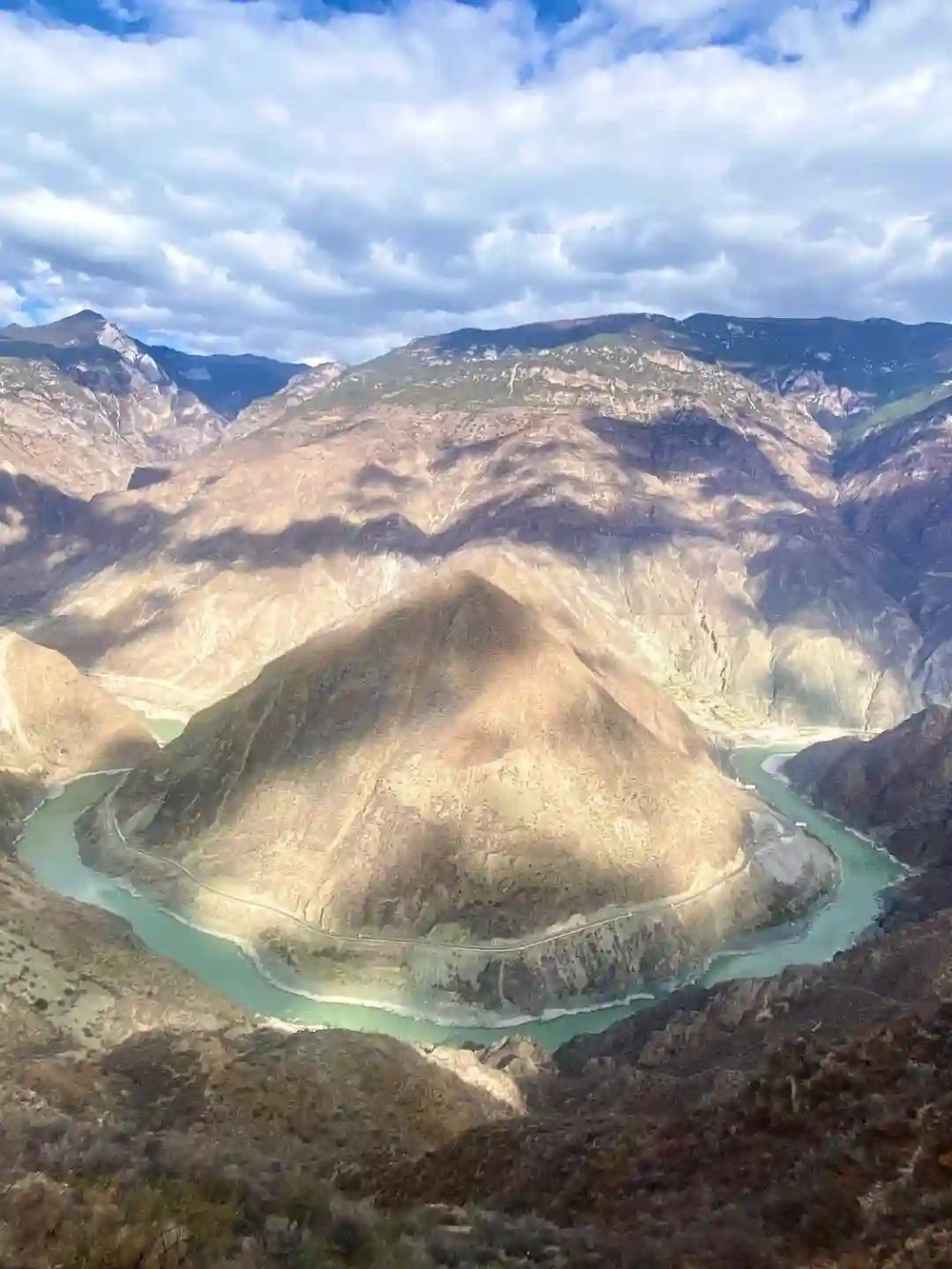 Sightseeing: The Magnificent Jinsha River Great Bend