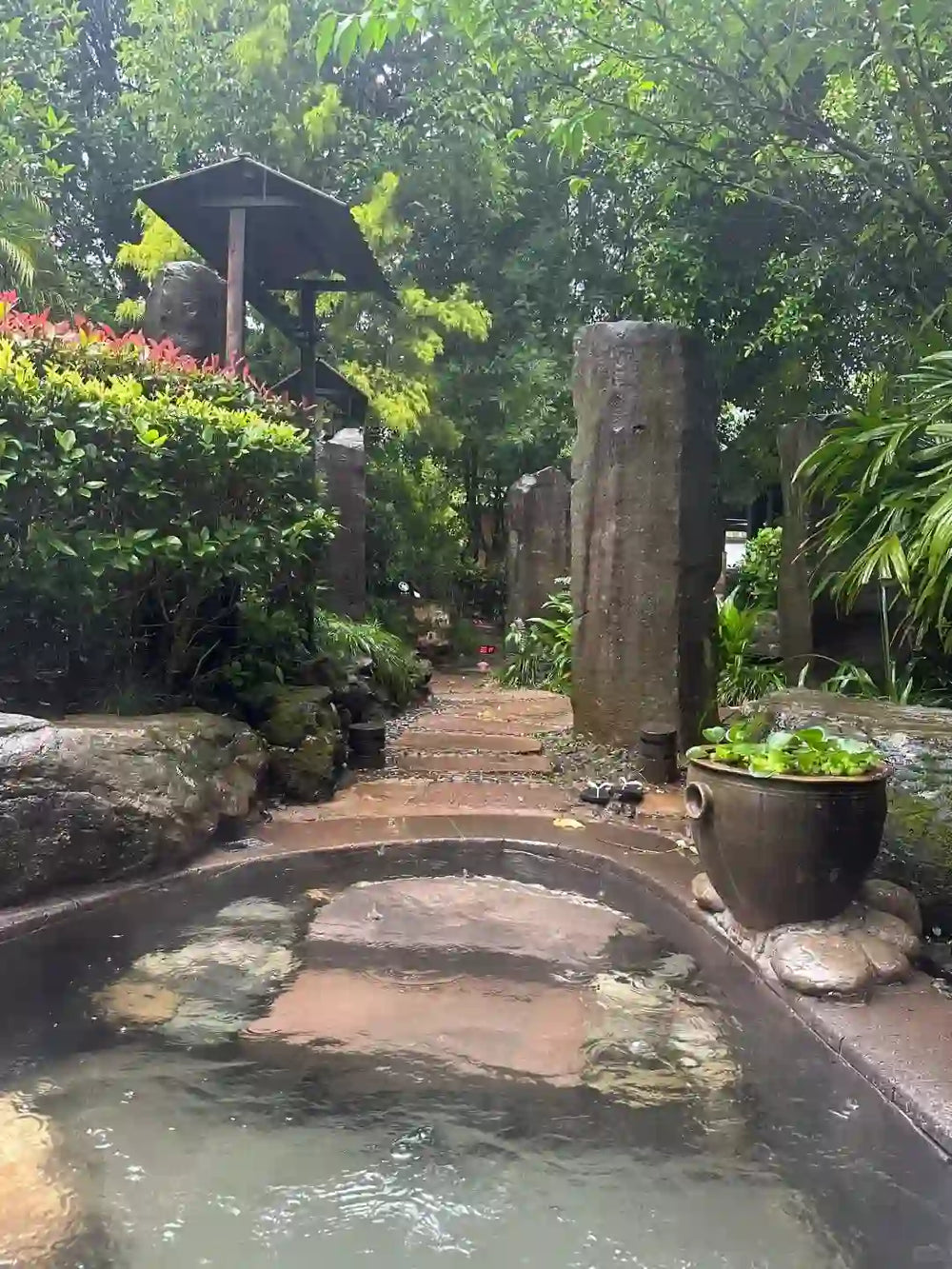Banyan Tree Sanctuary: Oriental Garden Hot Spring