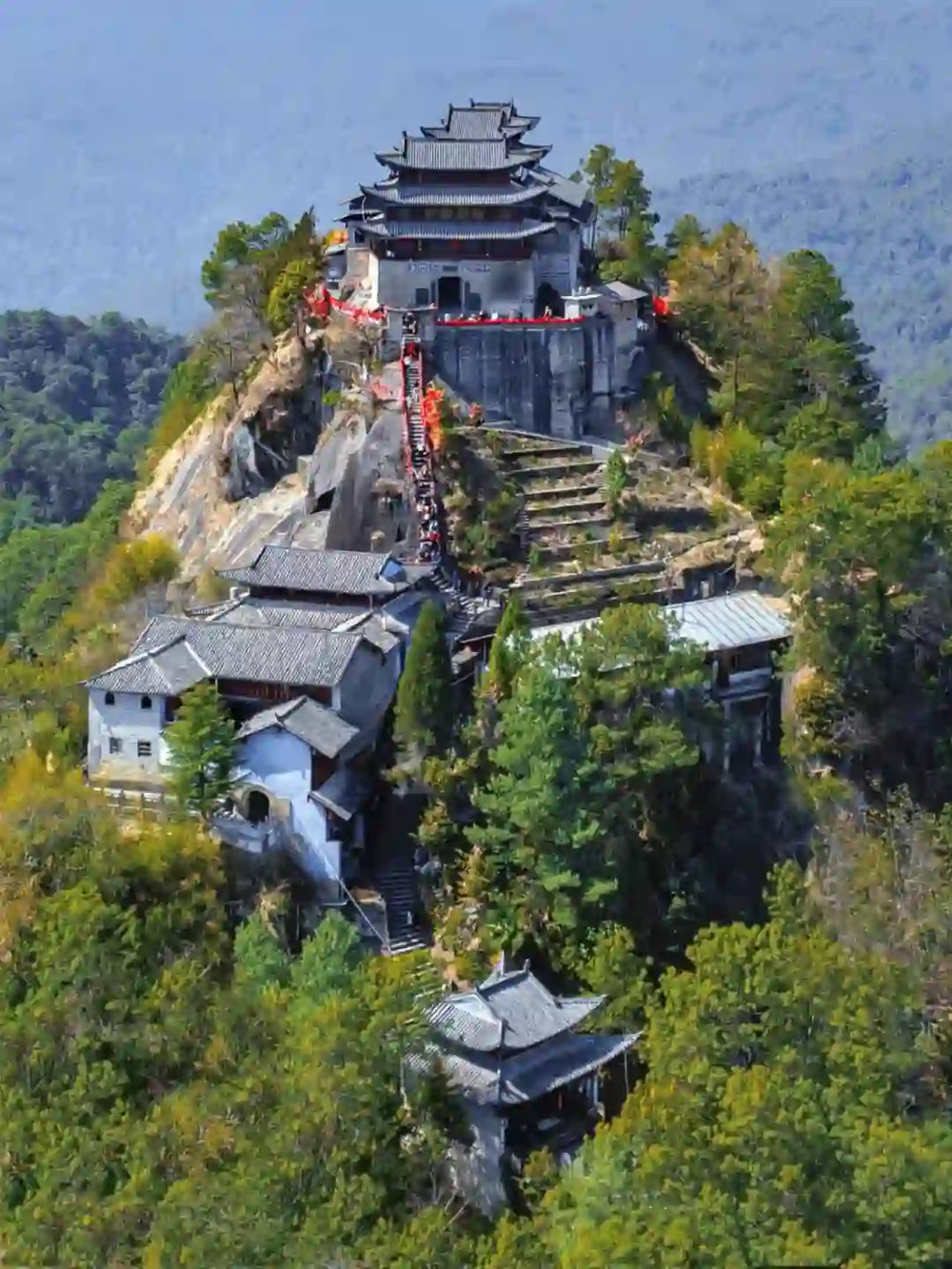 Ascend to the Clouds: Yunfeng Mountain Exploration